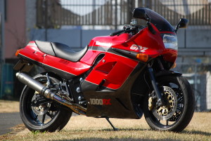 KAWASAKI GPZ1000RX<br>AKUTSU