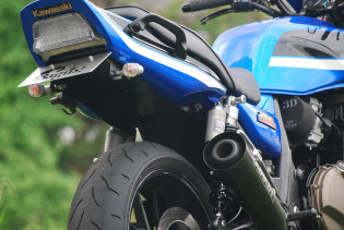 KAWASAKI ZRX1100/1200-’08 一体式フェンダーレスキット