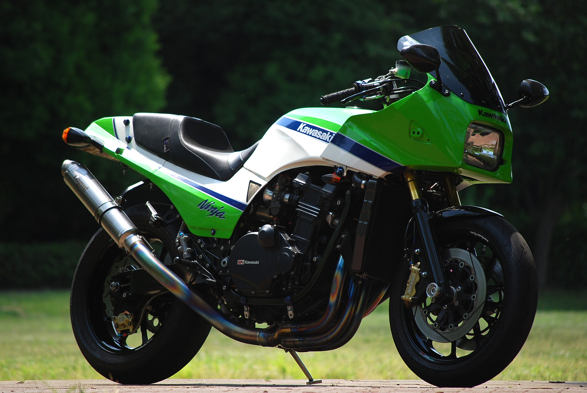 KAWASAKI GPZ900R KUROGOME