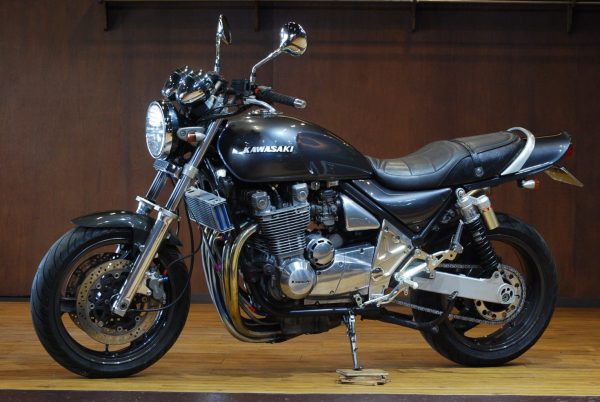 BIKE SALES入庫のお知らせ ゼファー1100