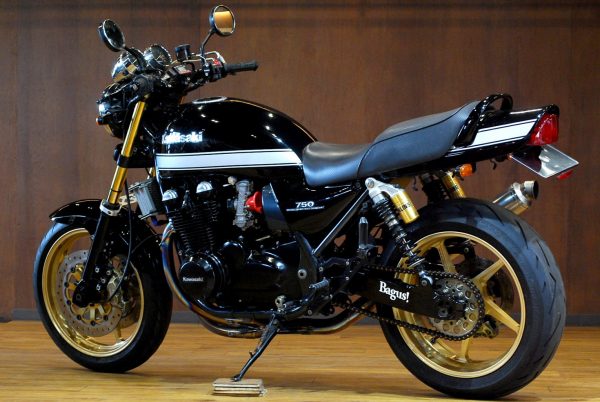 BIKE SALES入庫のお知らせ ゼファー750