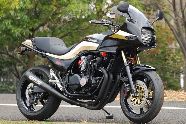 KAWASAKI GPZ750F HAZIME