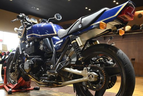 KAWASAKI ZRX400 一体式フェンダーレスキット