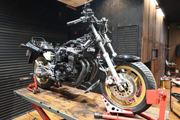 GPZ900Rの水まわり