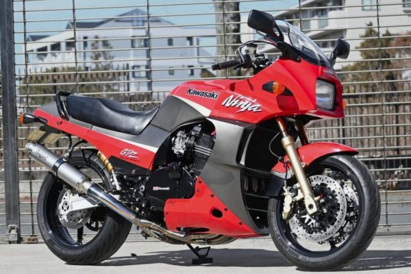 KAWASAKI GPZ900R