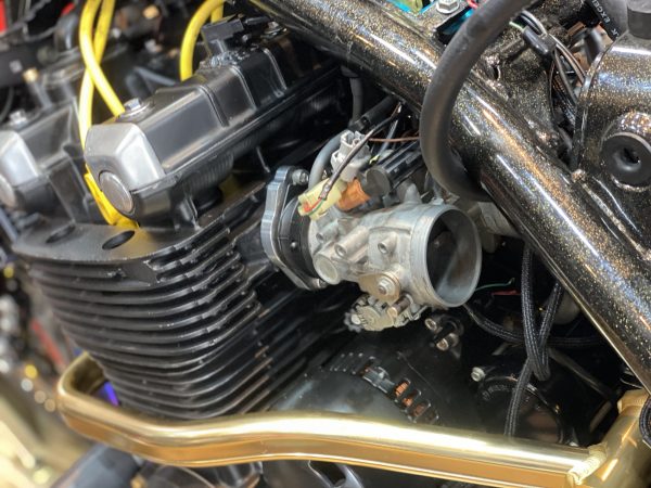ゼファー1100　インジェクション