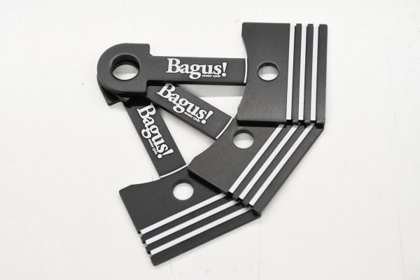 Bagus!ピストン型ヘルメットホルダー