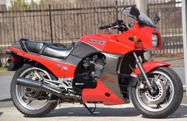 KAWASAKI GPZ750R
